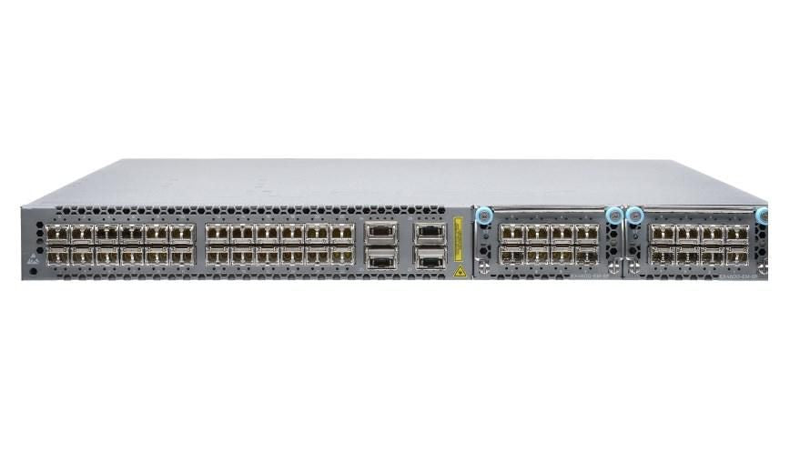 Juniper 40-port 10GbE(24 SFP+ and 4 QSFP+) Switch, DC, 960Gbps, 1U, Rack Mount 19'', 320W, 9.9kg, Gray